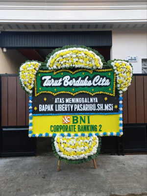 Papan Bunga Duka di Anak Petai