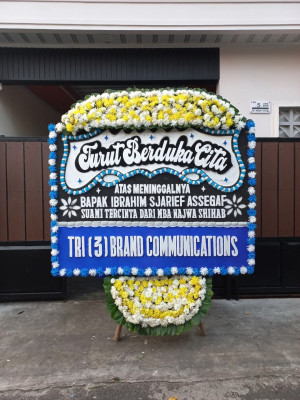 Papan Bunga Duka di Anak Petai